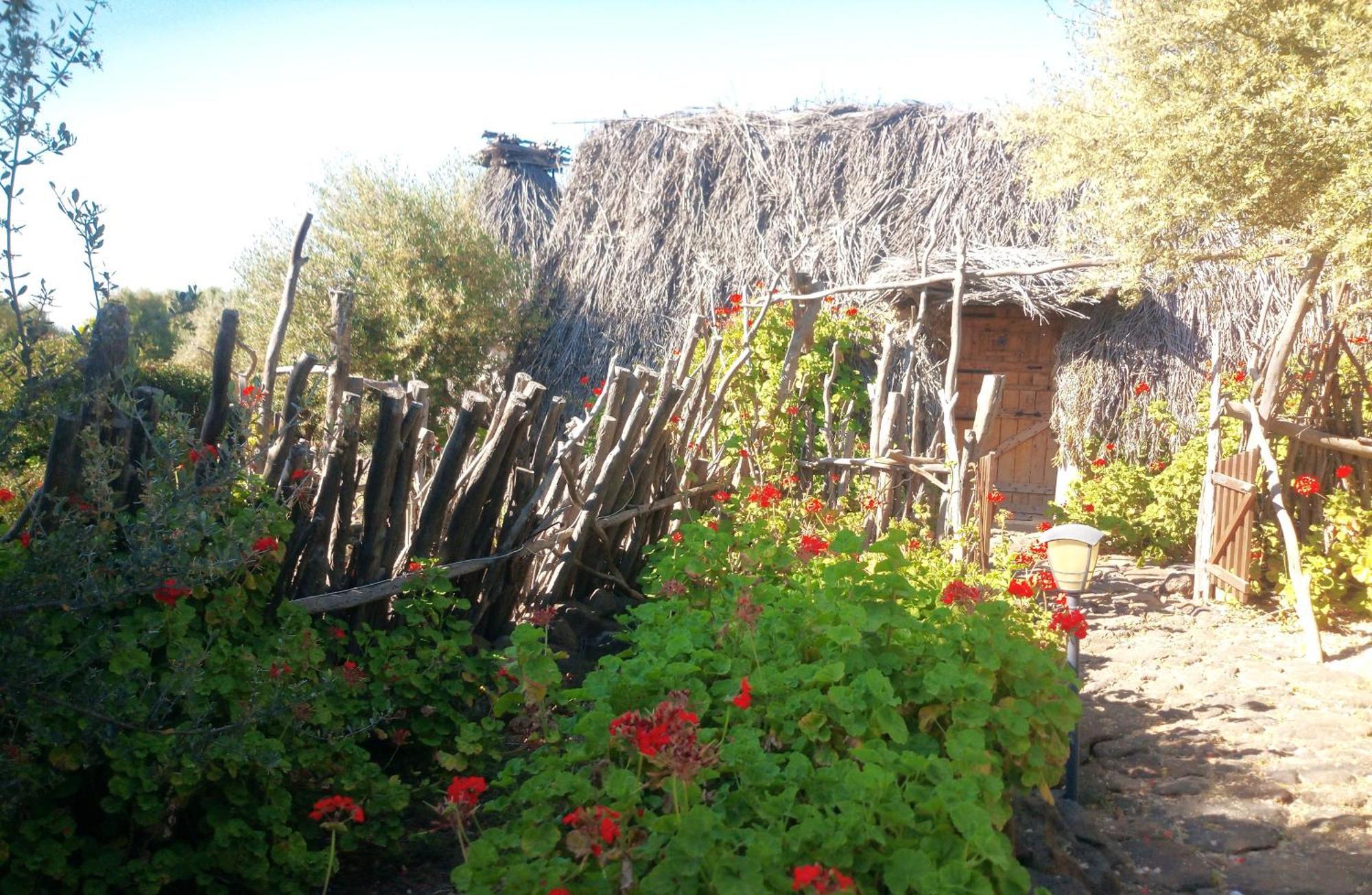 Ovile Juanne Loddo Orosei Exterior foto
